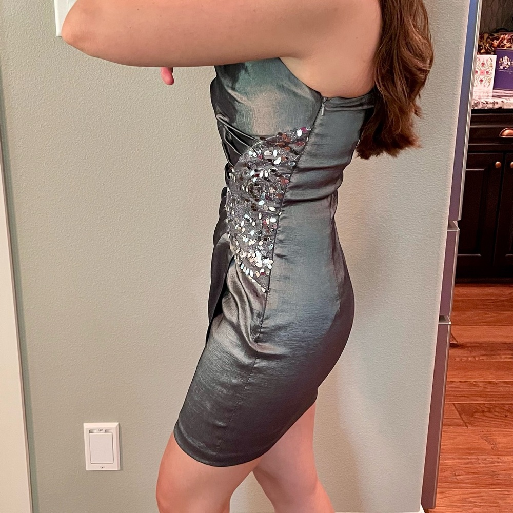 JESSICA McCLINTOCK Metallic One-Shoulder Dress - Picture 3 of 15